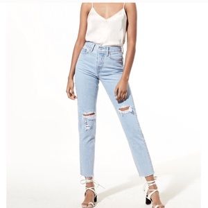 Levi’s Wedgie Kiss off